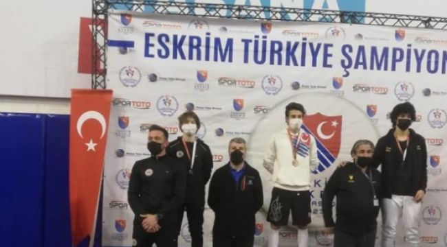 Erzurumlu Eskrimci Emir Akal, Türkiye Şampiyonu oldu