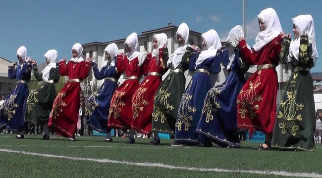 Halk oyunlarını da vurdu