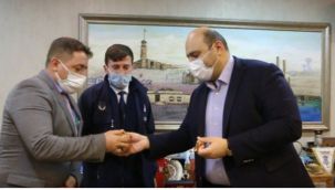 Başkan Orhan ödüllendirdi