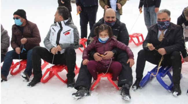 Down sendromlu çocuklara Palandöken'de kızak keyfi