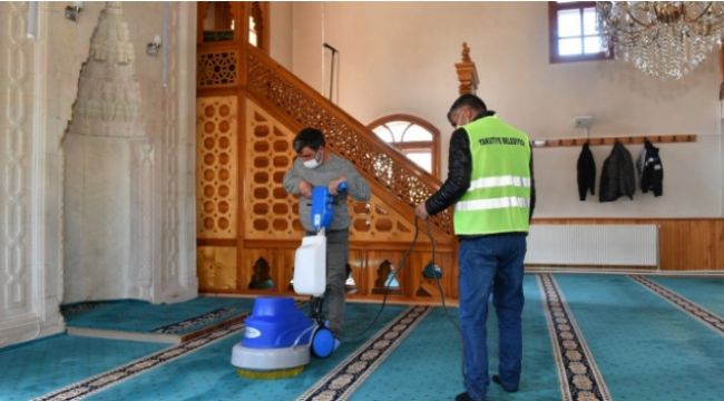 Camii ve mescitlerde bahar temizliği ve dezenfeksiyon çalışması