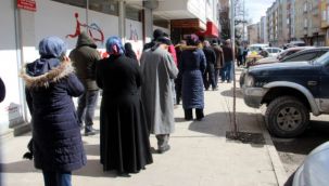 Erzurum'da Ramazan ve kısıtlama öncesi ucuz et kuyruğu