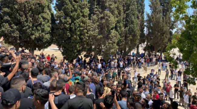 Mescid-i Aksa'da Cuma namazına 20 bin Filistinli katıldı