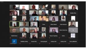 Sağlık çalışanları yılın annesi seçildi