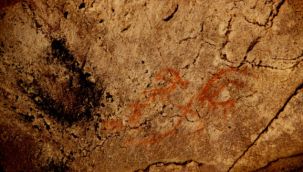 Erzurum'da 8 bin yıllık aşı boyasıyla yapılmış kaya resmi 