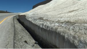 Palandöken geçidindeki yaylalarda adam boyu kar 