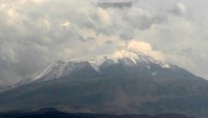  Ağrı Dağı'na kar yağdı