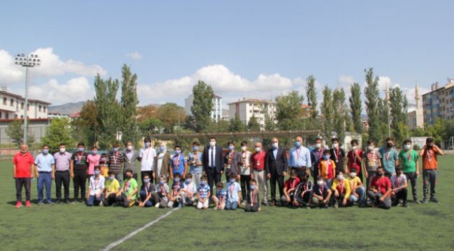 Kur'an kursu öğrencilerini futbol turnuvası sona erdi