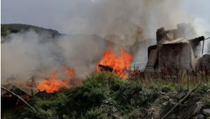 Oltu Arıtaş'ta 6 ev yanarak kül oldu