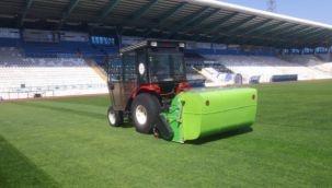 Tribünler taraftarı bekliyor