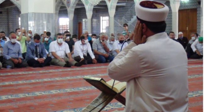 Üsküdar Camii Müezzini İsmail Seyhan Türkiye birincisi