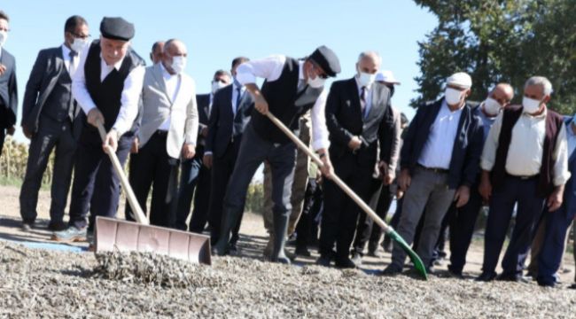 Biri Memiş diğeri Sekmen