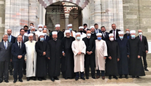 Diyanet İşleri Başkanı Erbaş: "Cami ve mescitlerimiz, Beytullah'tır yani Allah'ın evidir"