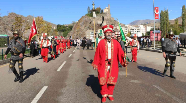 Uluslararası Tarihi İspir Panayırı kortej yürüyüşüyle başladı