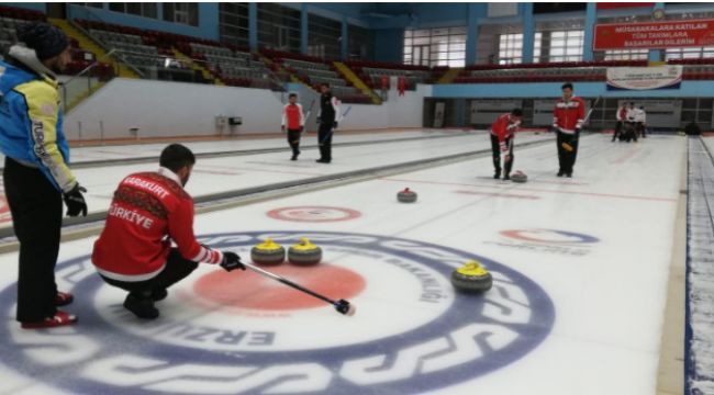 Curling Milli Takımı Erzurum'da kampa girdi