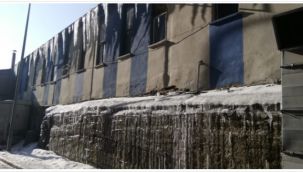 Duvarlar ve şadırvanlar buz tuttu