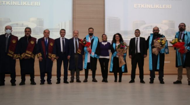 Erzurum Şehir Hastanesi'nin doktorları cübbelerini giydiler
