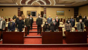 Şehit ailesi ve gazilere övünç madalyaları törenle verildi