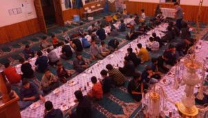 Oltu'da Kuran kursu öğrencilerine medine usulü iftar