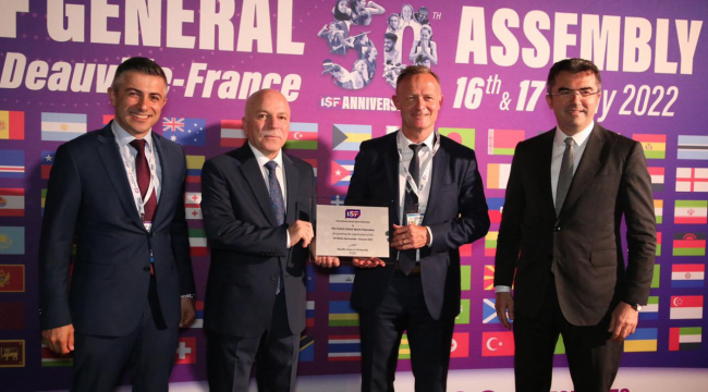 Fransa'da ISF Wınter Games 2023'ün bayrağı devralındı