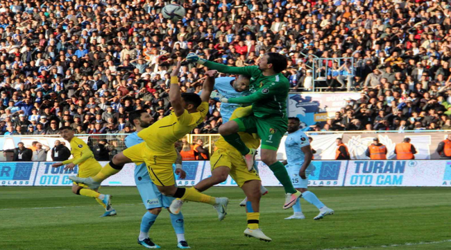 İlk yarı hayal kırıklığı; BB Erzurumspor: 2 - İstanbulspor: 4