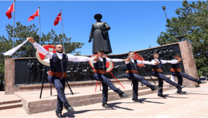 Atatürk'ün Erzurum'a gelişinin 103. yıl dönümü