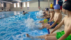 Aziziye'nin yüzme kurslarına büyük ilgi