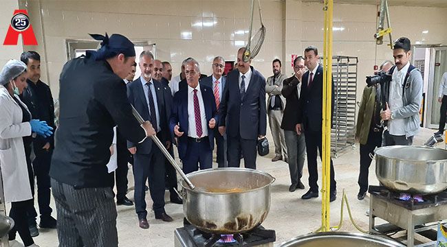 Atatürk Üniversitesi Merkez Yemekhane'de kazan kaynadı