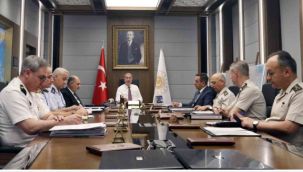 Milli Savunma Bakanı Akar: "Devlete, millete ve TSK'ya dil uzatanları bizim kabul etmemiz mümkün değildir"