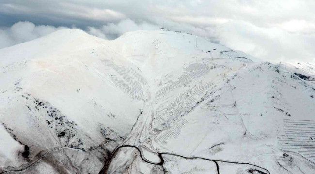 Zirve beyaza büründü eşsiz manzara dron ile havadan görüntülendi