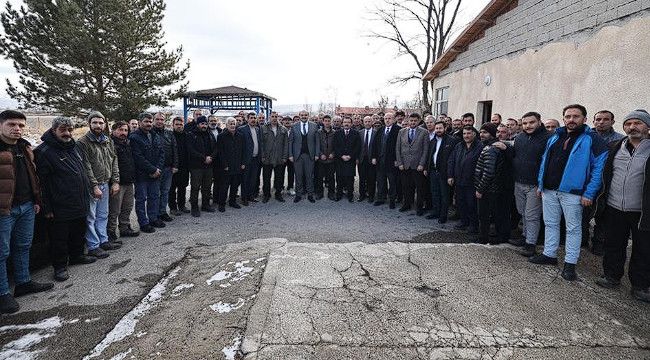 Aziziye Belediyesi'nde işçilere yeni yıl sürprizi