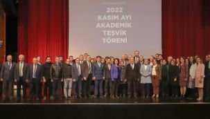 Başarılı akademisyenler ödüllendirildi