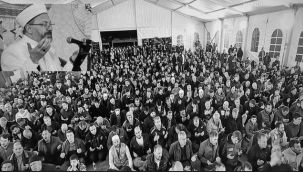 Çadır mescitte eller semaya