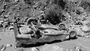 Oltu'da otomobil dereye yuvarlandı; 1 ölü, 1 yaralı