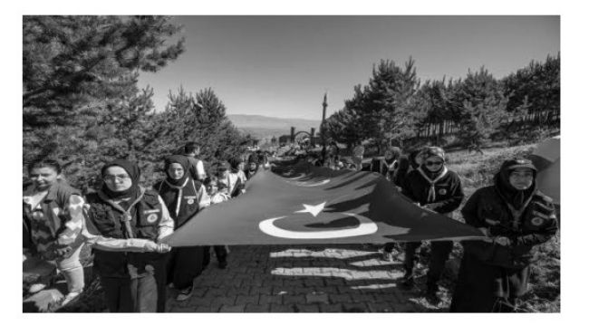 15 Temmuz yürüyüşünde 500 metrelik Türk Bayrağı taşındı