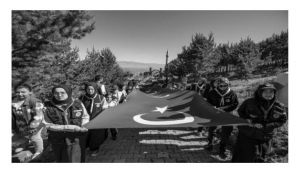 15 Temmuz yürüyüşünde 500 metrelik Türk Bayrağı taşındı