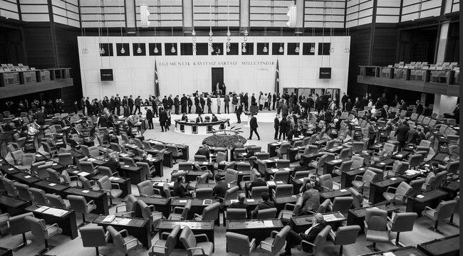 Gözler Resmi Gazete'ye çevrildi