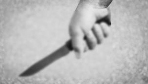 Kardeşini kalbinden bıçakladı