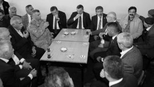 Vali Çiftçi Karaçoban'da kıtlama şekerli çay sohbeti