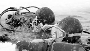 Palandöken Kayak Merkezi'nde tipi ve soğuk havada buz altı dalışı