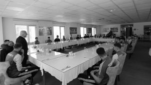 Sekmen: "Erzurumspor'umuzun yanında olmaya devam edeceğiz"