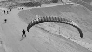 Palandöken'de yamaç paraşütü