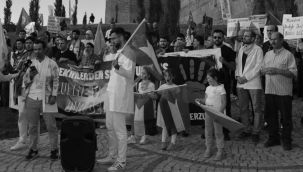 Erzurum'da sağlık çalışanlarının sessiz yürüyüşü