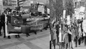 Erzurum'da sağlık çalışanlarının sessiz yürüyüşü 50'nci haftasında