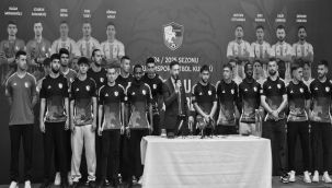 Yeni transferlerle imza töreni ve basın toplantısı