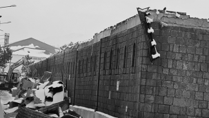 Taş Ambarlar'da enkaz kaldırılıyor