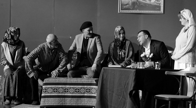 "3 Kuşak Erzurum" adlı yeni tiyatro oyunu yoğun ilgi gördü