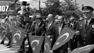 Atatürk'ün Erzurum'a gelişinin 107'nci yıl dönümü...